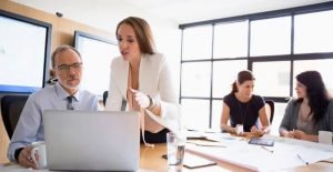 10 فوائد للإنترنت في مجال العلم والعمل