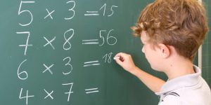 8 طرق سهلة لحفظ جدول الضرب للأطفال