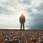 20 عبارة وحكم عن اليأس من الحياة