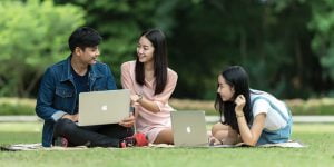 9 من أهم فوائد الإنترنت وأضراره