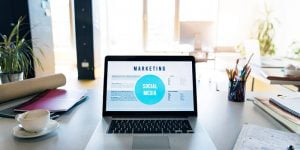 سلبيات وإيجابيات مواقع التواصل الاجتماعي .. 7 أمور يجب معرفتها عند التعامل معها