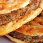 3 طرق لذيذة لعمل عجينة الحواوشي .. تعلميها معنا