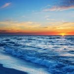 5 تفسيرات هامة لرؤية البحر في المنام