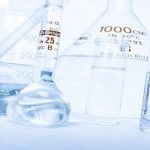 4 من أهم العوامل المؤثرة على التفاعل الكيميائي