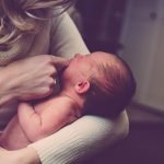 4 طرق طبيعية للتخلص من الإمساك عند الرضع