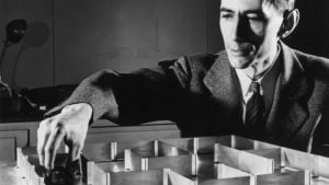 10 معلومات عن كلود شانون