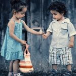 10 من روائع الكلام عن الأخ