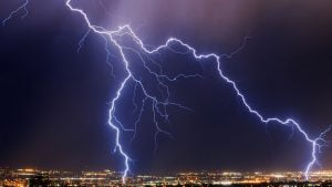 4 فروق بين الرعد والبرق