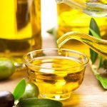 7 فوائد لعلاج خشونة الركبة بزيت الزيتون