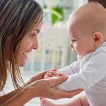 8 نصائح تساعد على قدرة طفلك على الجلوس