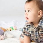 مظاهر نمو الطفل بعد 6 أشهر من عمره