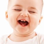 تأخر ظهور الأسنان للرضع بعد 6 أشهر
