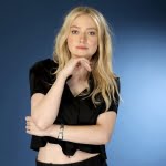 18 محطة فنية مهمة في حياة الممثلة داكوتا فانينغ