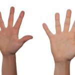 6 من أهم أسباب تورم الأصابع واحمرارها