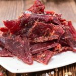 طريقة عمل اللحم المقدد في 6 خطوات