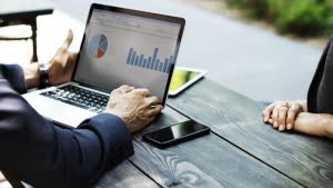 8 وظائف أون لاين من المنزل.. تعرف على خطوات كسب المال عبر الإنترنت