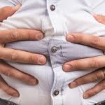 10 أعراض تنذرك بإصابتك بمظاهر استسقاء البطن.. ما هي؟