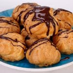 طريقة عمل بروفيترول الشيكولاتة.. 10 خطوات للحصول على أجمل الحلويات