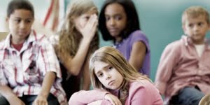 كيف يحدث التنمر