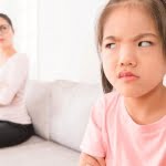 4 مظاهر لعقوق الوالدين.. احذر منها