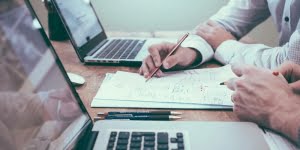 4 من أهم قضايا العمل .. ما هي وما طرق حلها؟