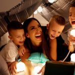 10 أفكار لأنشطة منزلية لطفلكِ في العيد