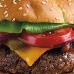 ما هي طريقة عمل الهمبرجر في المنزل.. 7 خطوات سهلة لتقديم أكلة لذيذة للاطفال والكبار