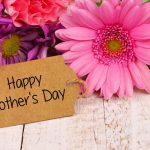 شعر لعيد الأم .. تعرف على أجمل 4 قصائد وأبيات شعرية عن عيد الأم