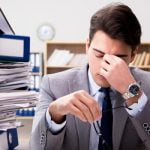 ضغوط العمل.. كيف يمكن التعامل معها؟ 4 حلول فعالة للوقاية منها