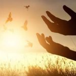 دعاء رزق المال.. أكثر من 60 دعاء
