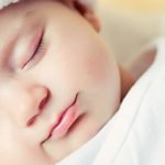 التهنئة والدعاء للمولود الجديد.. كيف يتم استقباله كما ورد في السُـنة؟