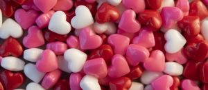 ما هي أحلى عبارات عيد الزواج؟ 32 عبارة ورسالة تهنئة بهذه المناسبة