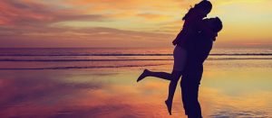 كلام جميل في الحب .. 24 عبارة وخاطرة رومانسية لترسلها لشريك العمر