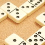 دليلك لإتقانها عبر 5 خطوات .. كيف تلعب الدومينو باحتراف