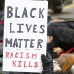 ما هي العنصرية؟ 4 من أشكالها تؤثر على المجتمع واستقراره