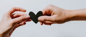 كلمات في الحب والعشق .. 20 عبارة وخاطرة عن عن مشاعر الحب للآخرين