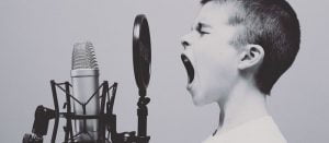 كلمات نشيد غرباء .. 2 من أجمل الأناشيد الإسلامية تعرف عليهما