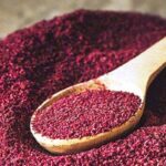 ما هو السماق؟ والنكهة الفريدة التي يضيفها الى أطباقنا