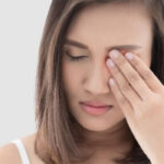 اسباب رفة العين اليسرى ونصائح في حال حدوثها