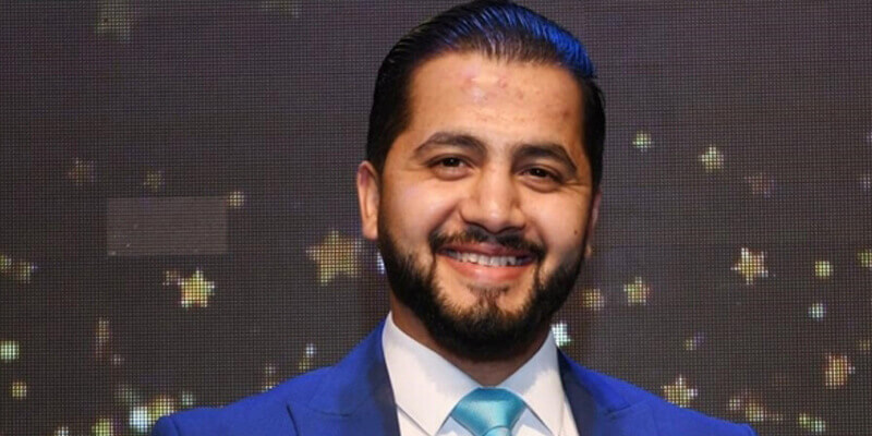 Teacher in Dubai wins Dh220,000, receives award