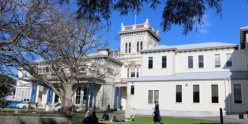 Queen Margaret College