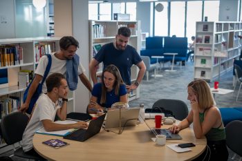 Emlyon business school