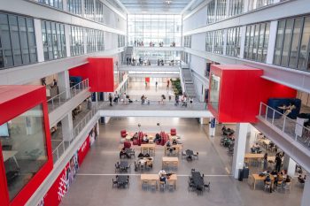 Emlyon business school
