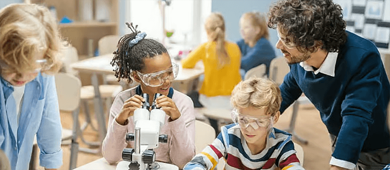 UAE private schools to teach math, science subjects in English: Emarat Al Youm