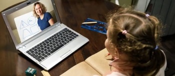 Back to school in UAE: Distance learning continues alongside classroom teaching